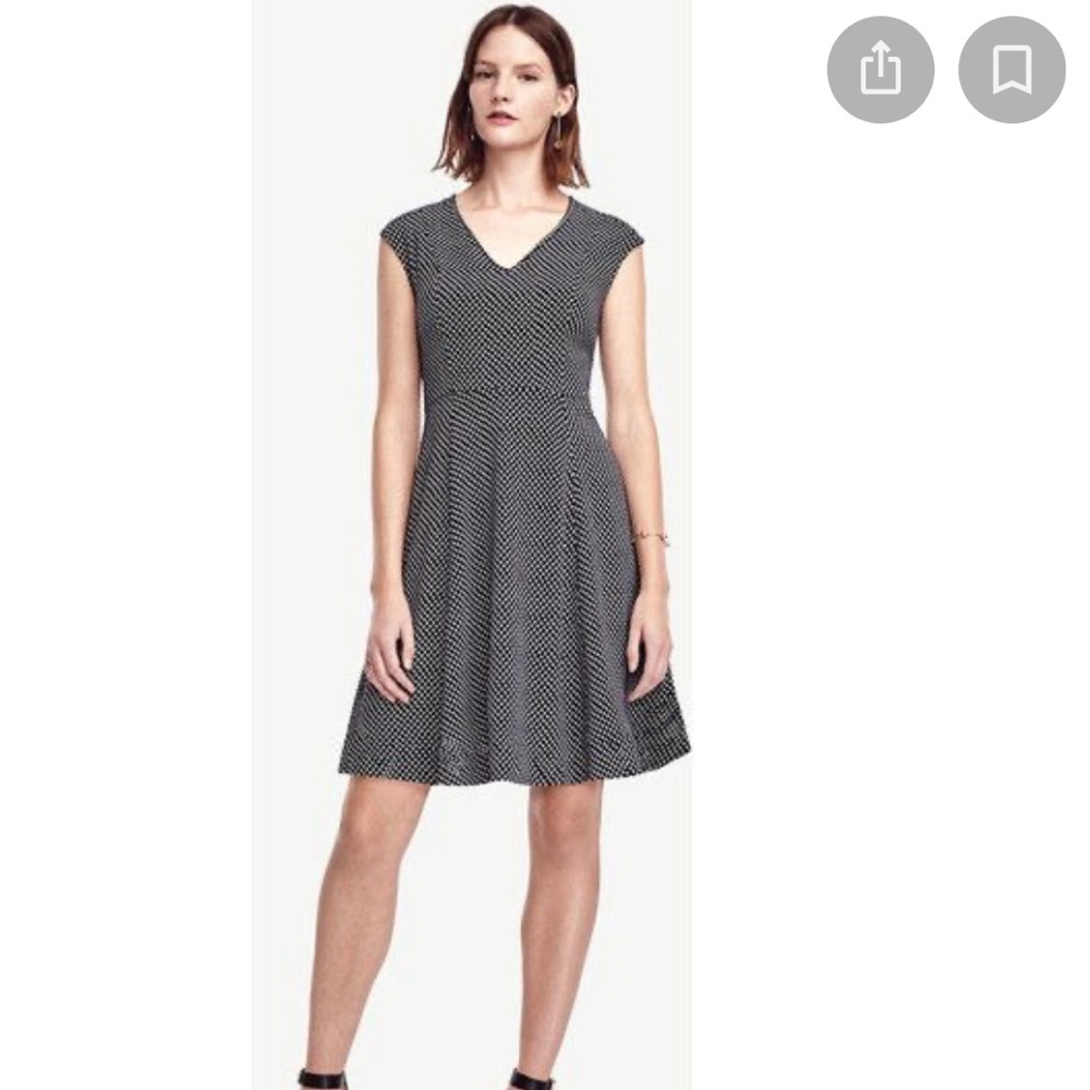 Ann Taylor Dot Crepe V-Neck Flare Dress size 0.